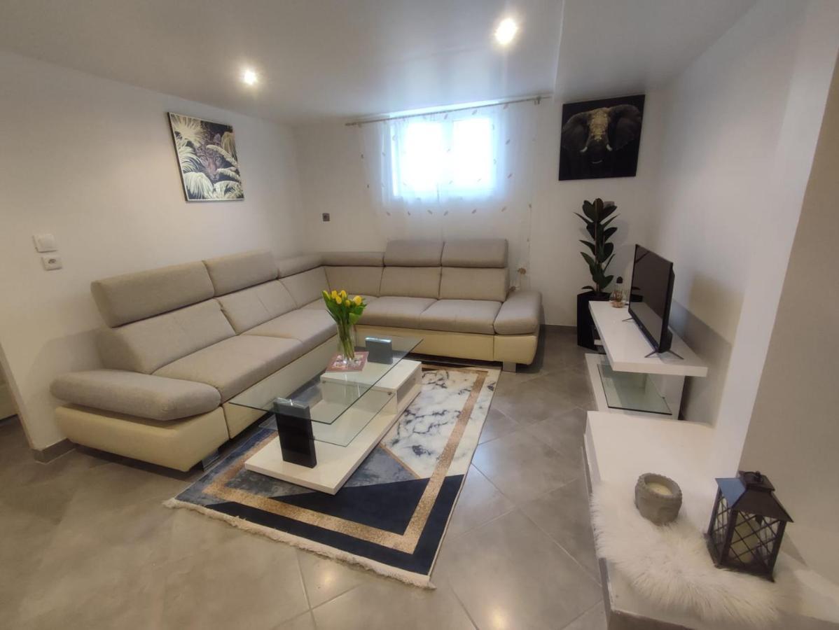 Appartement 100M2, Independant Dans Notre Maison Garennes-sur-Eure Exteriér fotografie