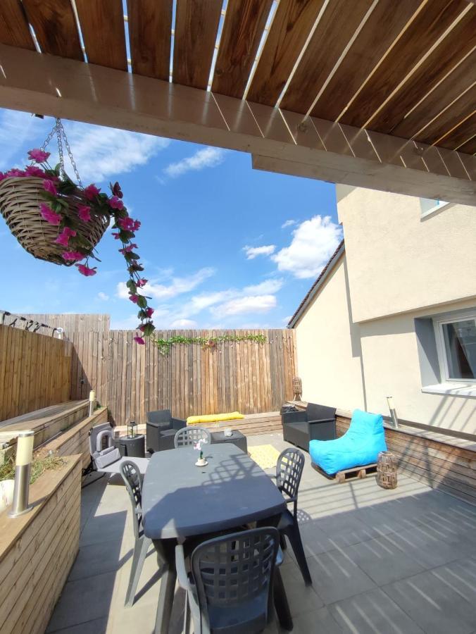 Appartement 100M2, Independant Dans Notre Maison Garennes-sur-Eure Exteriér fotografie