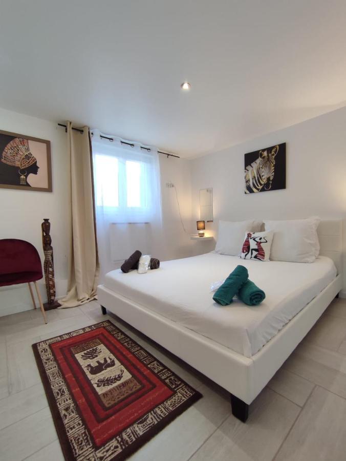 Appartement 100M2, Independant Dans Notre Maison Garennes-sur-Eure Exteriér fotografie